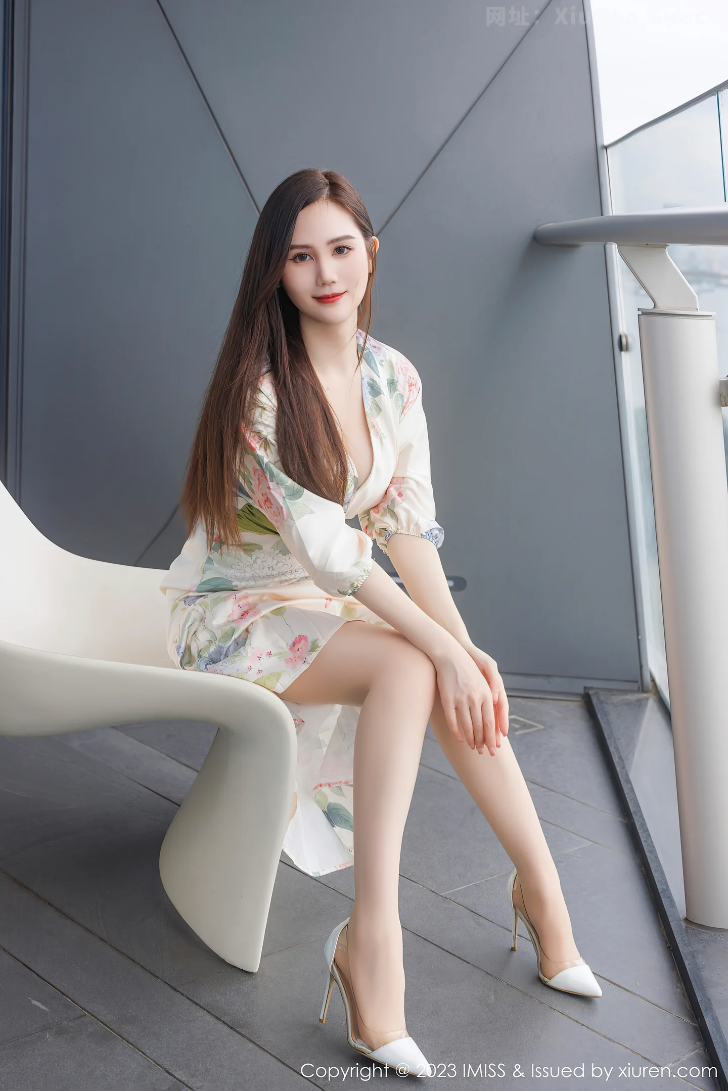 图片[5]-[IMISS爱蜜社]Vol.745 女神SISY思性感带图案长裙露浅色内衣配超薄肉丝完美诱惑写真55P-秀人网官方网站